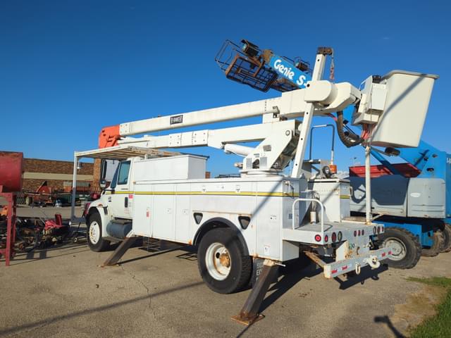 Image of International 4300 equipment image 2
