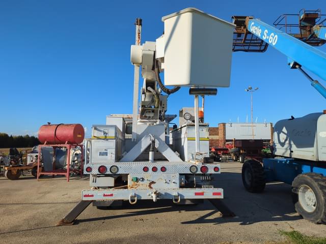 Image of International 4300 equipment image 4