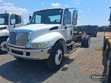 Main image International 4400