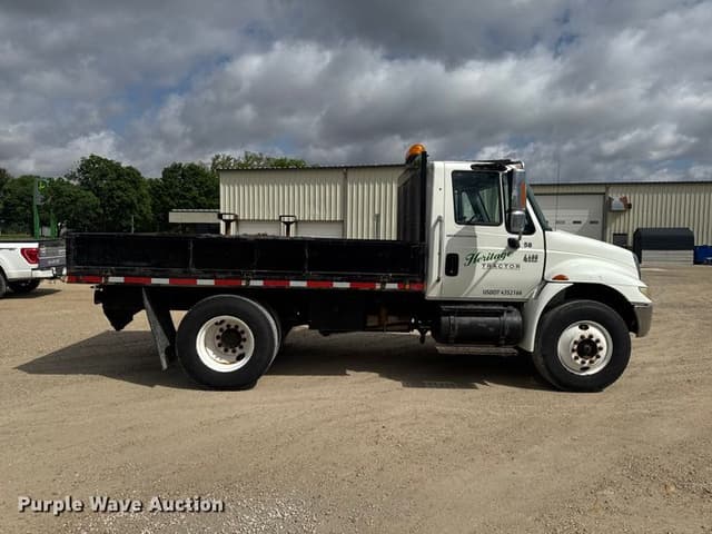 Image of International 4400 equipment image 3