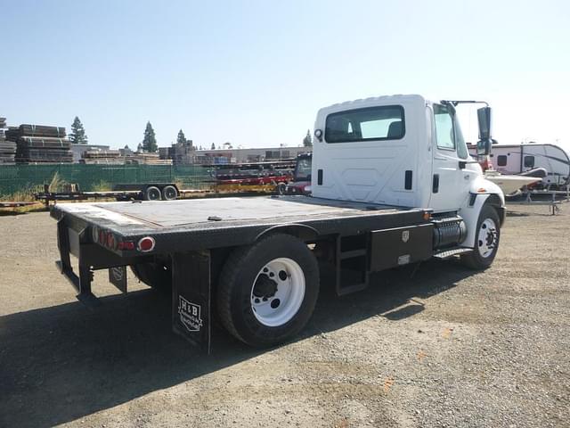 Image of International 4400 equipment image 2