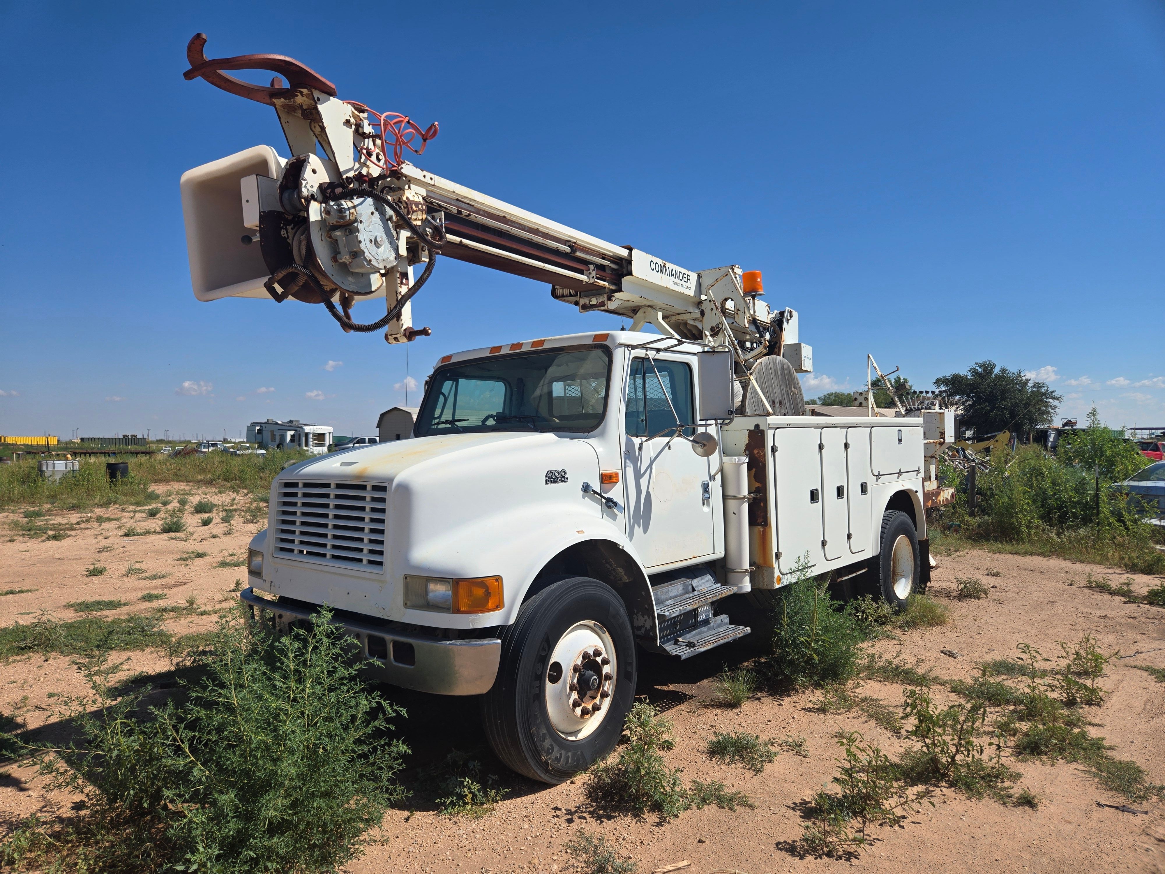 Main image International 4700