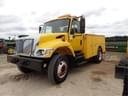 2002 International 7300 Image