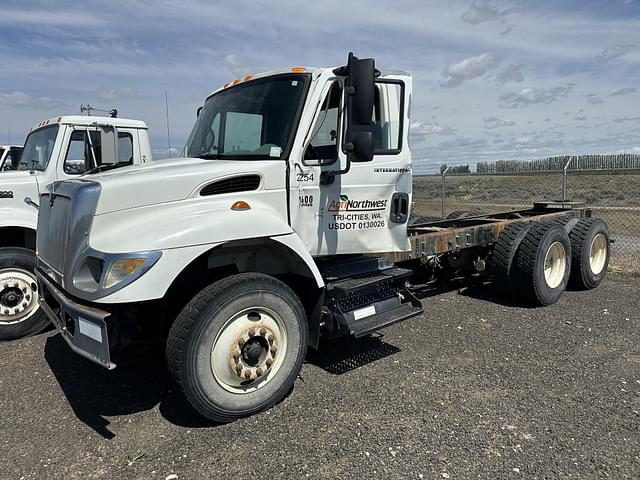 Image of International 7400 equipment image 1