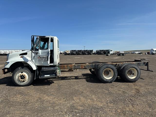 Image of International 7400 equipment image 3