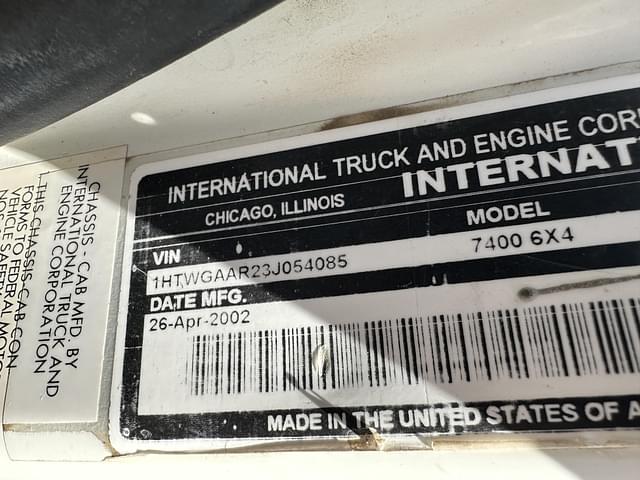 Image of International 7400 equipment image 2