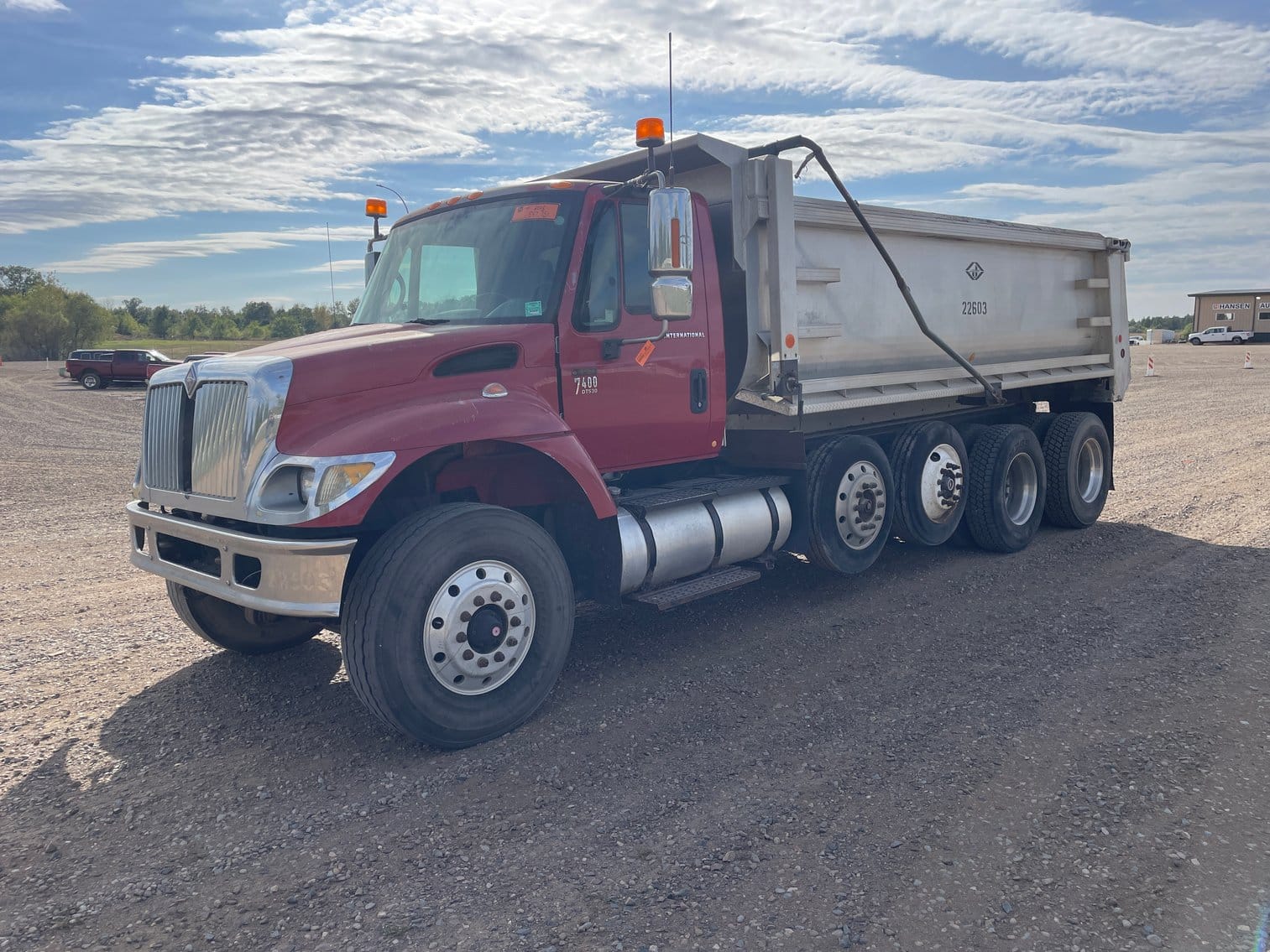 2003 International 7400 Equipment Image0