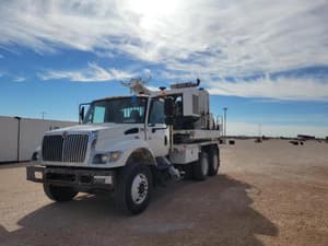 2003 International 7400 Image