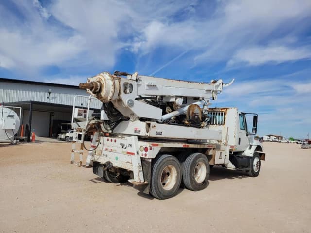 Image of International 7400 equipment image 4