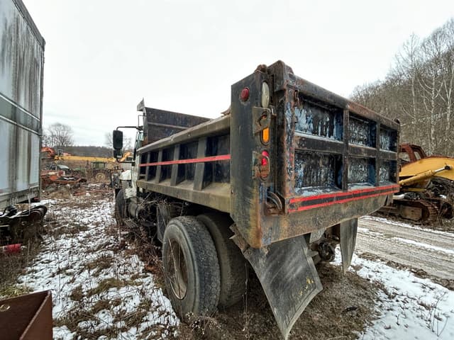 Image of International 7400 equipment image 3