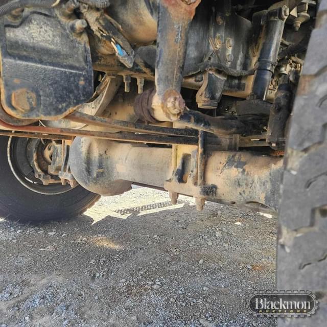 Image of International 7400 equipment image 1