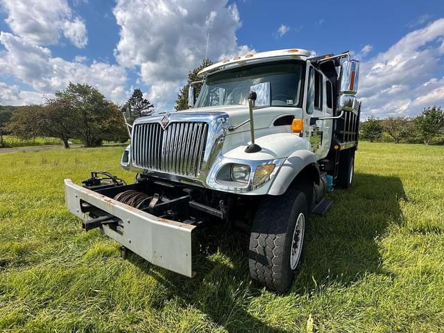 Image of International 7500 equipment image 2
