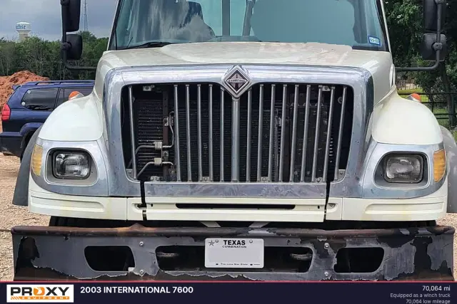 Image of International 7600 equipment image 2
