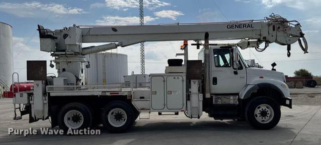 Image of International 7600 equipment image 3