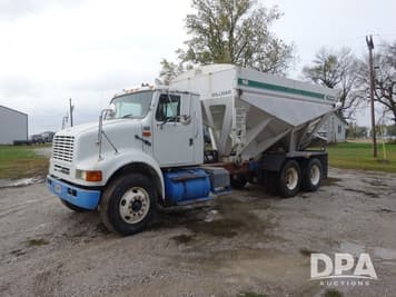 Main image International 8100