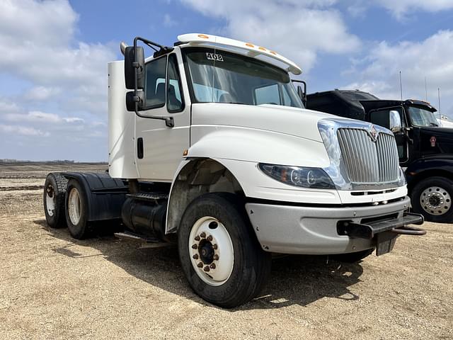 Image of International 8500 equipment image 2