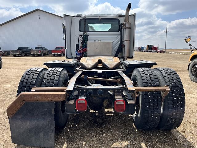 Image of International 8500 equipment image 3