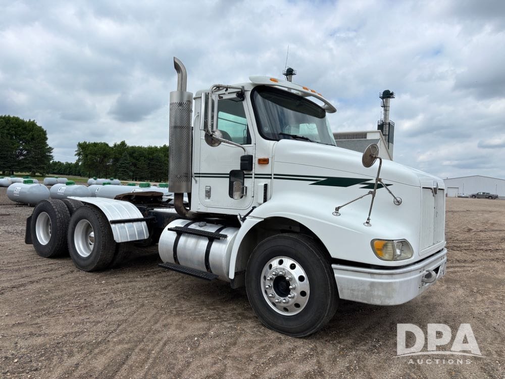 2003 International 9100 Equipment Image0
