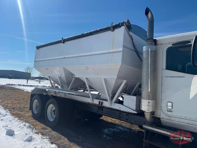 Image of International 9200i equipment image 4