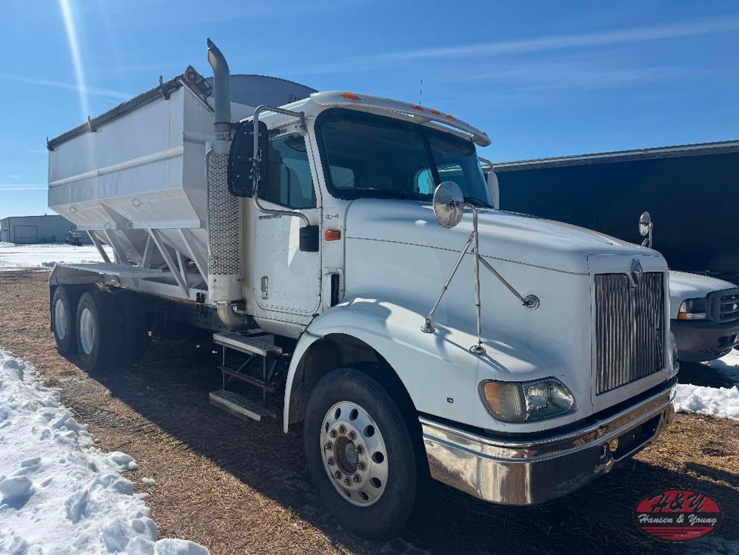 2003 International 9200i Equipment Image0