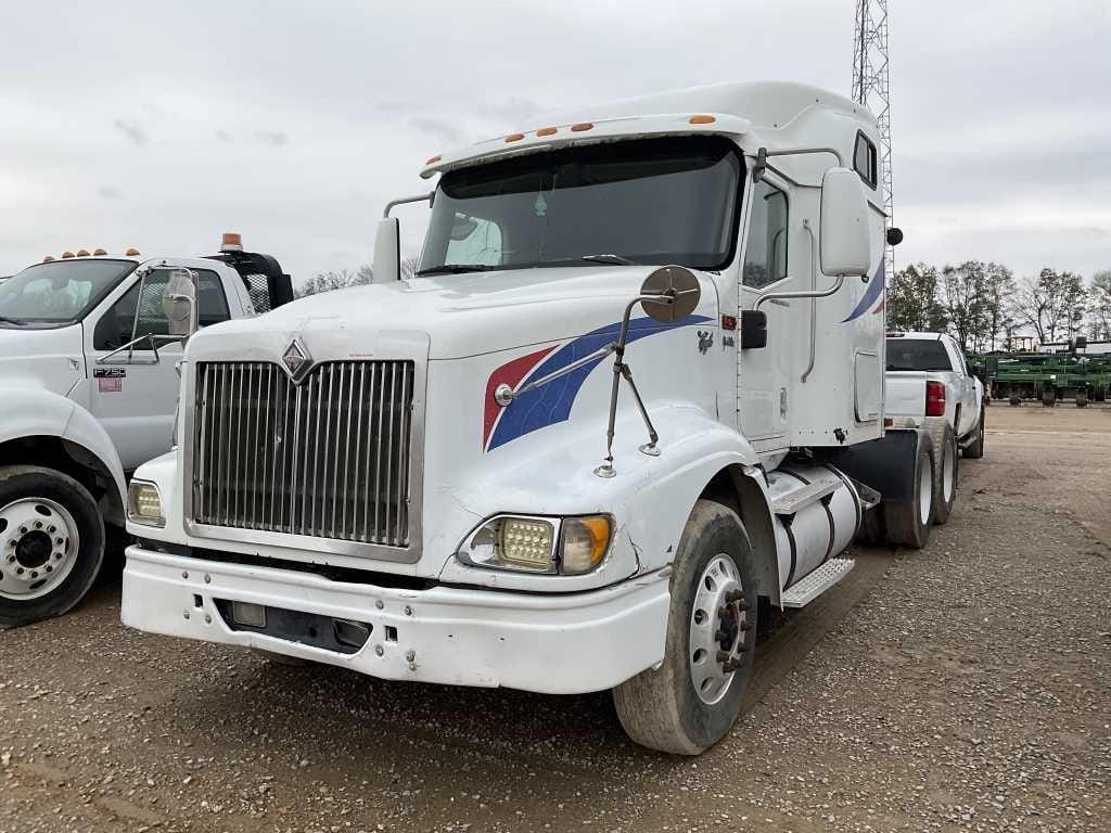 2003 International 9400i Equipment Image0