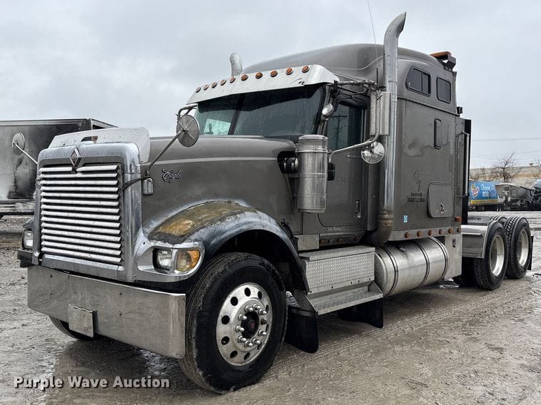2003 International 9900I Equipment Image0