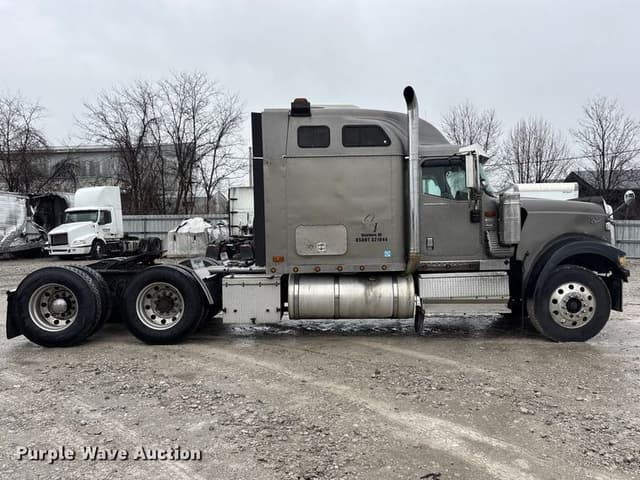 Image of International 9900I equipment image 3