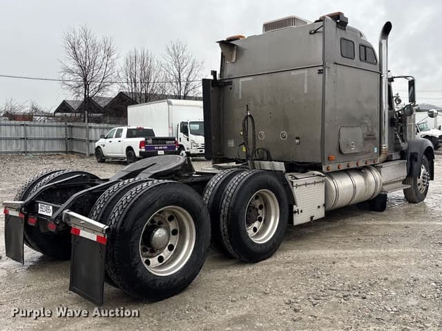 Image of International 9900I equipment image 4