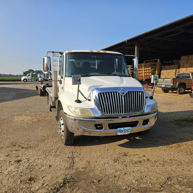 Image of International Durastar 4200 equipment image 1