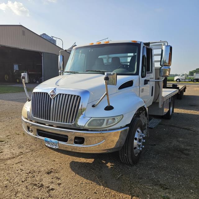 Image of International Durastar 4200 equipment image 3