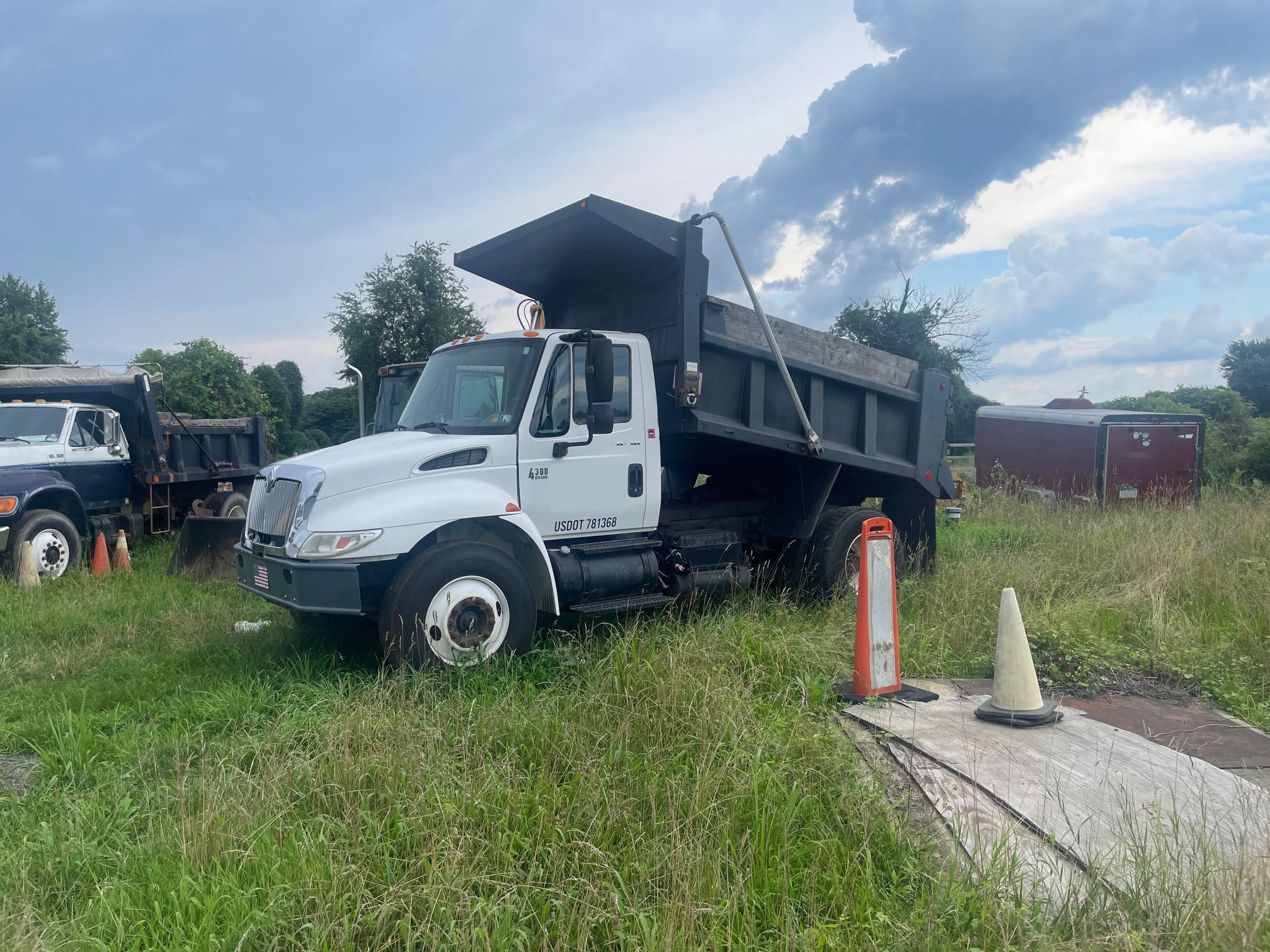 2003 International Durastar 4300 Equipment Image0