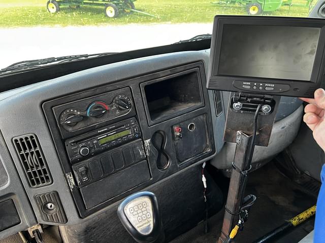 Image of International Durastar 4300 equipment image 3