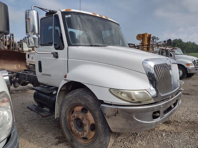 Image of International Durastar 4300 equipment image 4