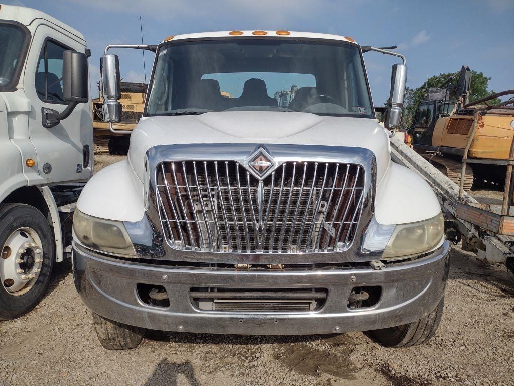2003 International Durastar 4300 Equipment Image0