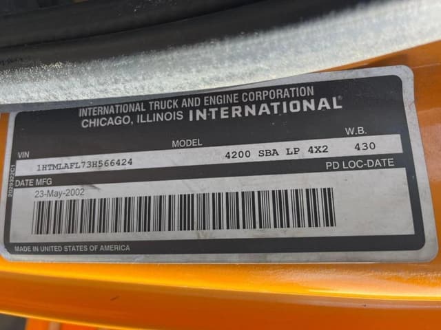 Image of International 4200 equipment image 2