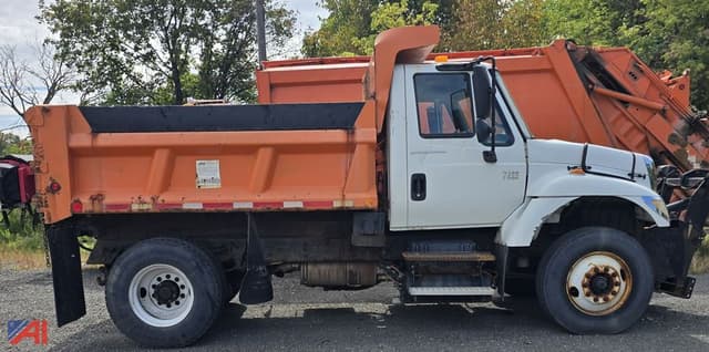 Image of International Workstar 7300 equipment image 3