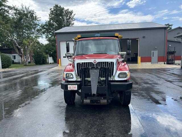 Image of International Workstar 7400 equipment image 1