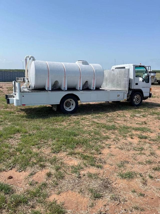 Image of Isuzu NPR-HD equipment image 1