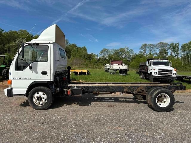 Image of Isuzu NPR-HD equipment image 1