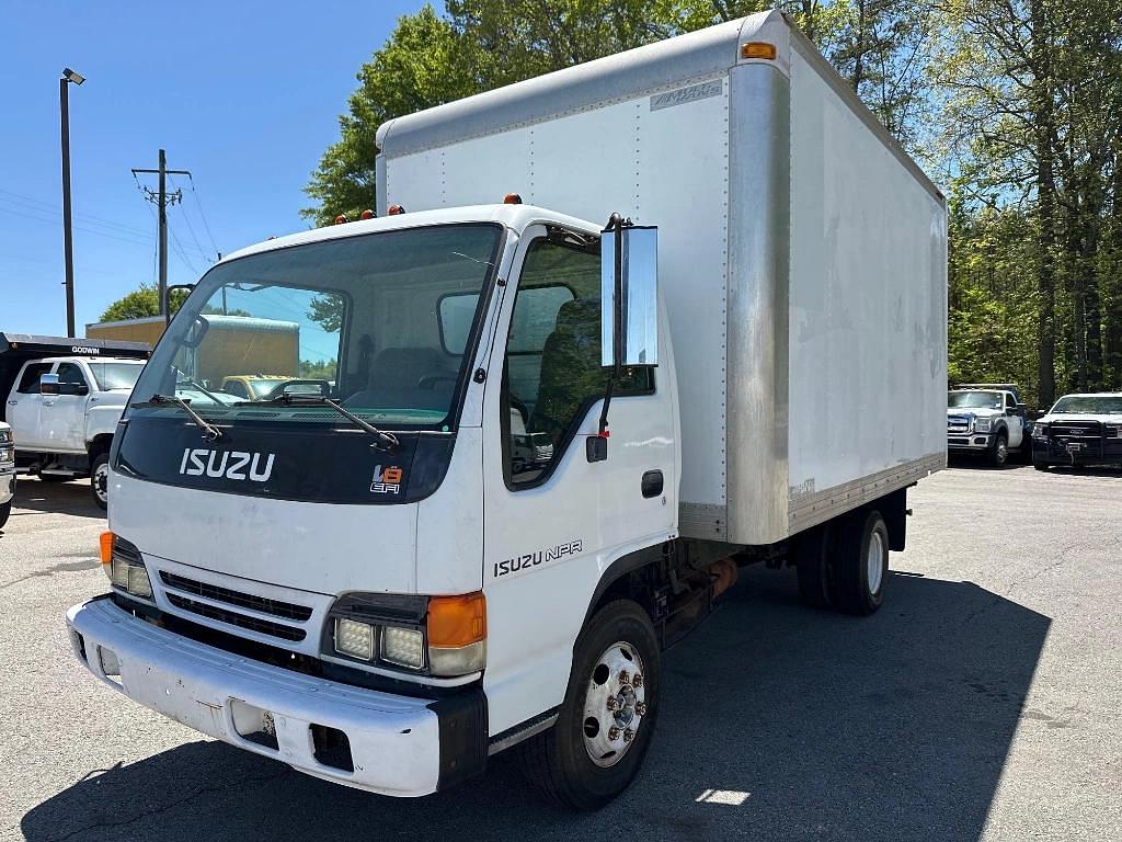 Image of Isuzu NPR Primary image