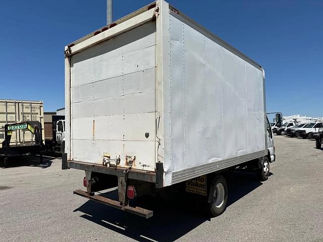 Image of Isuzu NPR equipment image 4