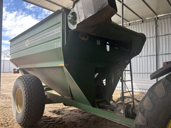 2003 J&M 750 Equipment Image0