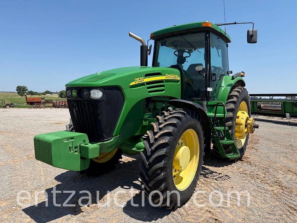 Image of John Deere 7820 Primary image