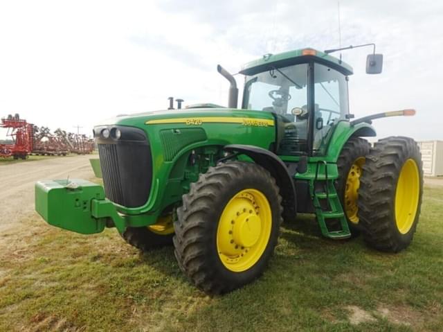 Image of John Deere 8420 equipment image 1