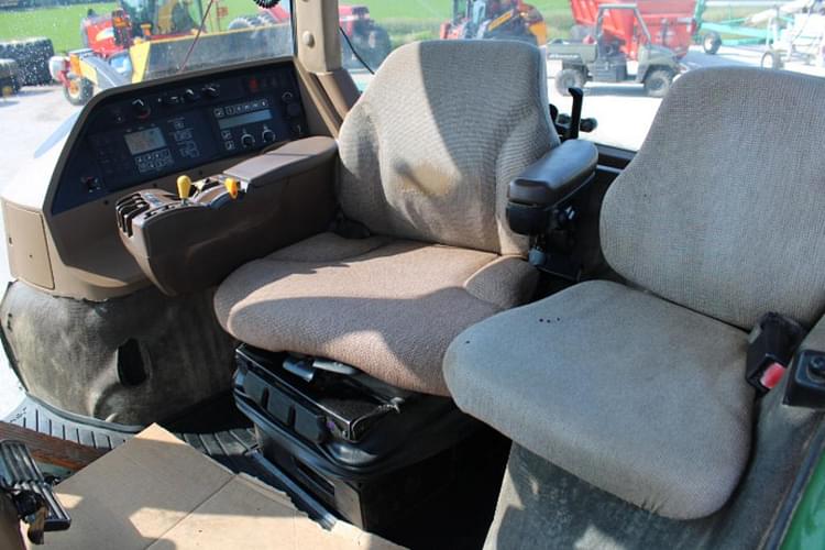 Main image John Deere 8520 13