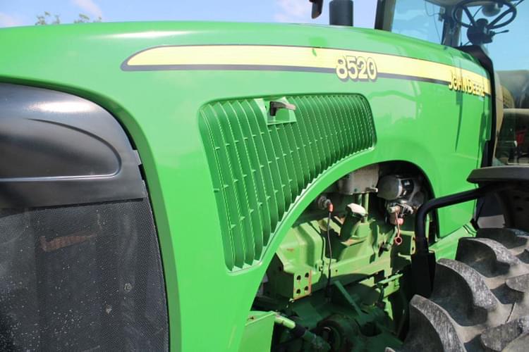 Main image John Deere 8520 7