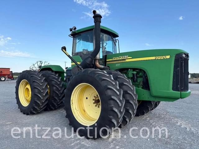 Image of John Deere 9220 equipment image 2
