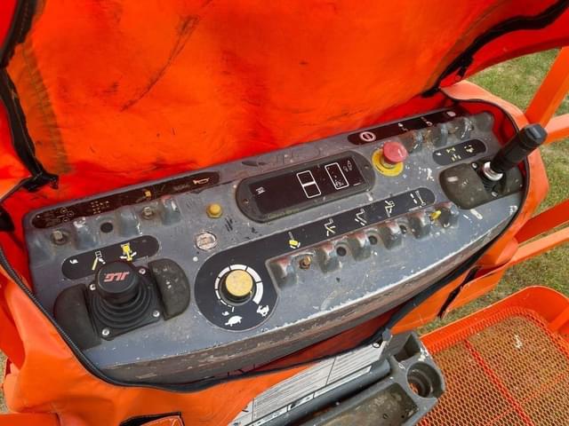 Image of JLG 400S equipment image 3