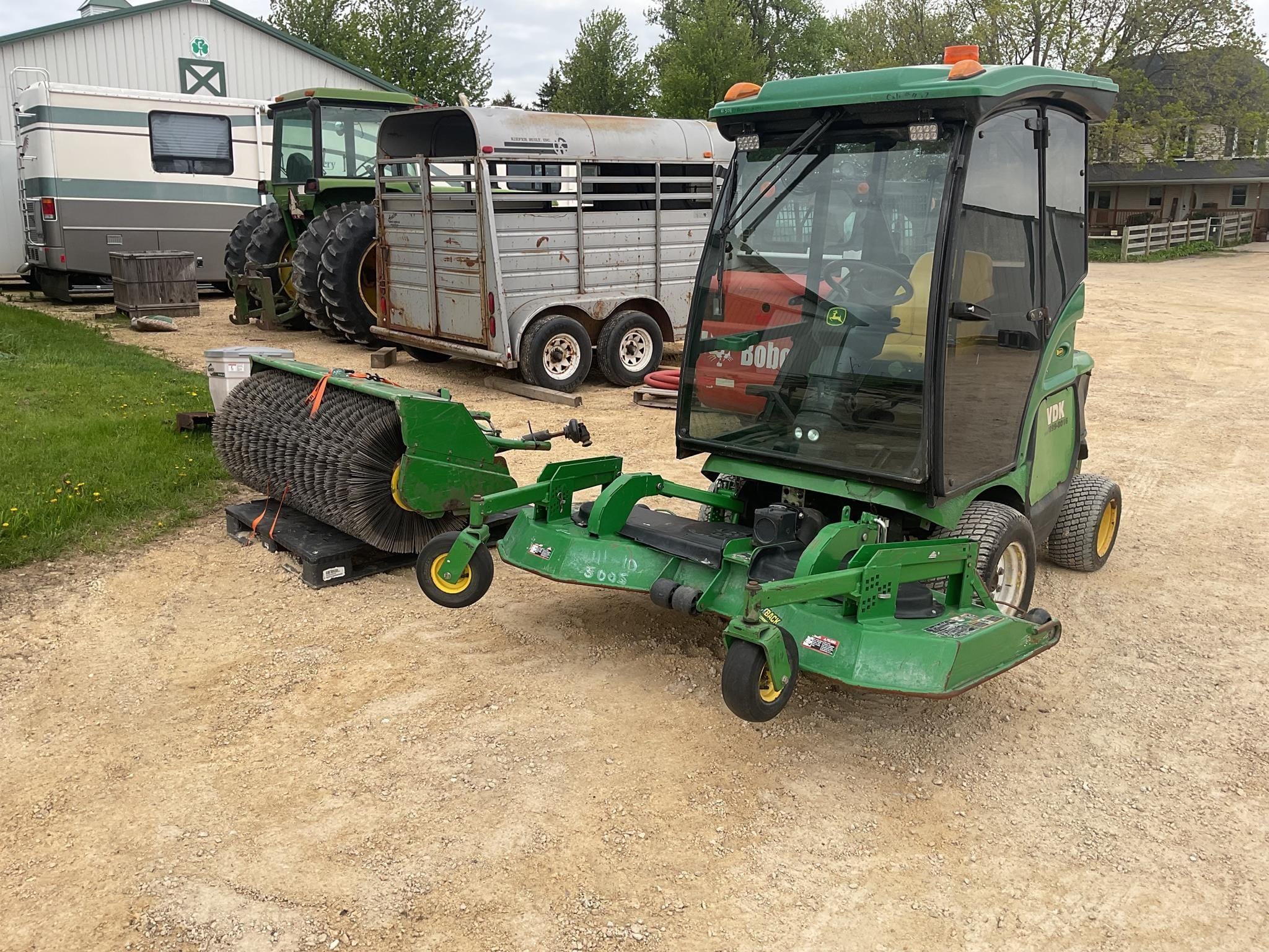 2003 John Deere 1445 Equipment Image0