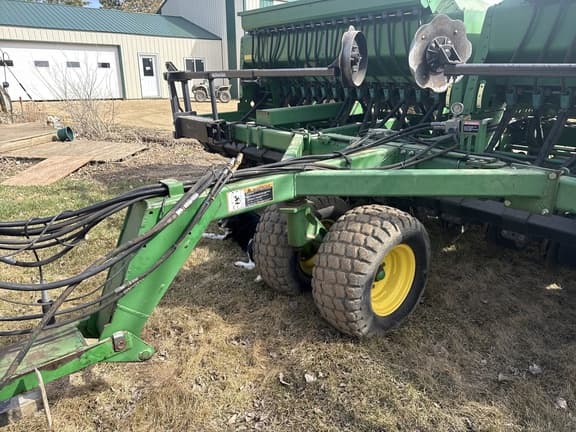 Image of John Deere 1590 equipment image 1